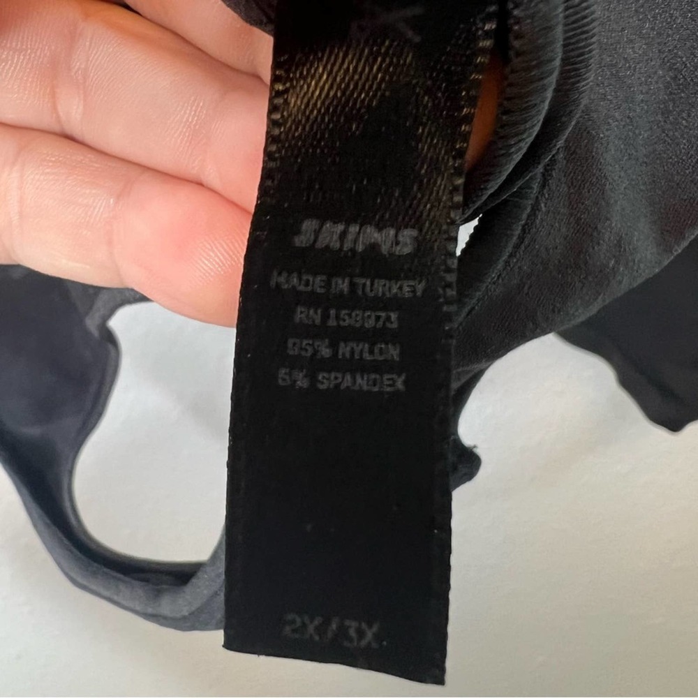 NWOT SKIMS Crew Neck Long Sleeve Bodysuit - Picture 7 of 7